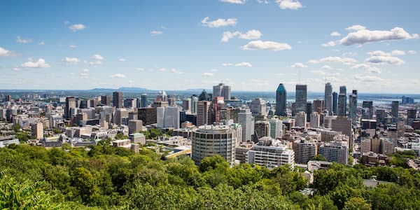 Πανοραμική άποψη της πόλης του Μόντρεαλ στον Καναδά.