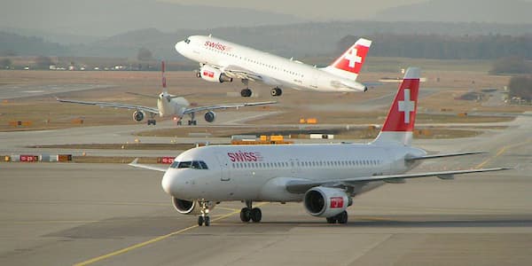 Τρία αεροσκάφη Airbus της Swiss Air.