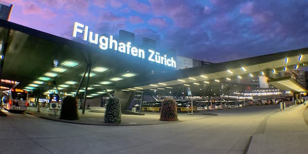 Η είσοδος του αεροδρομίου της Ζυρίχης.
